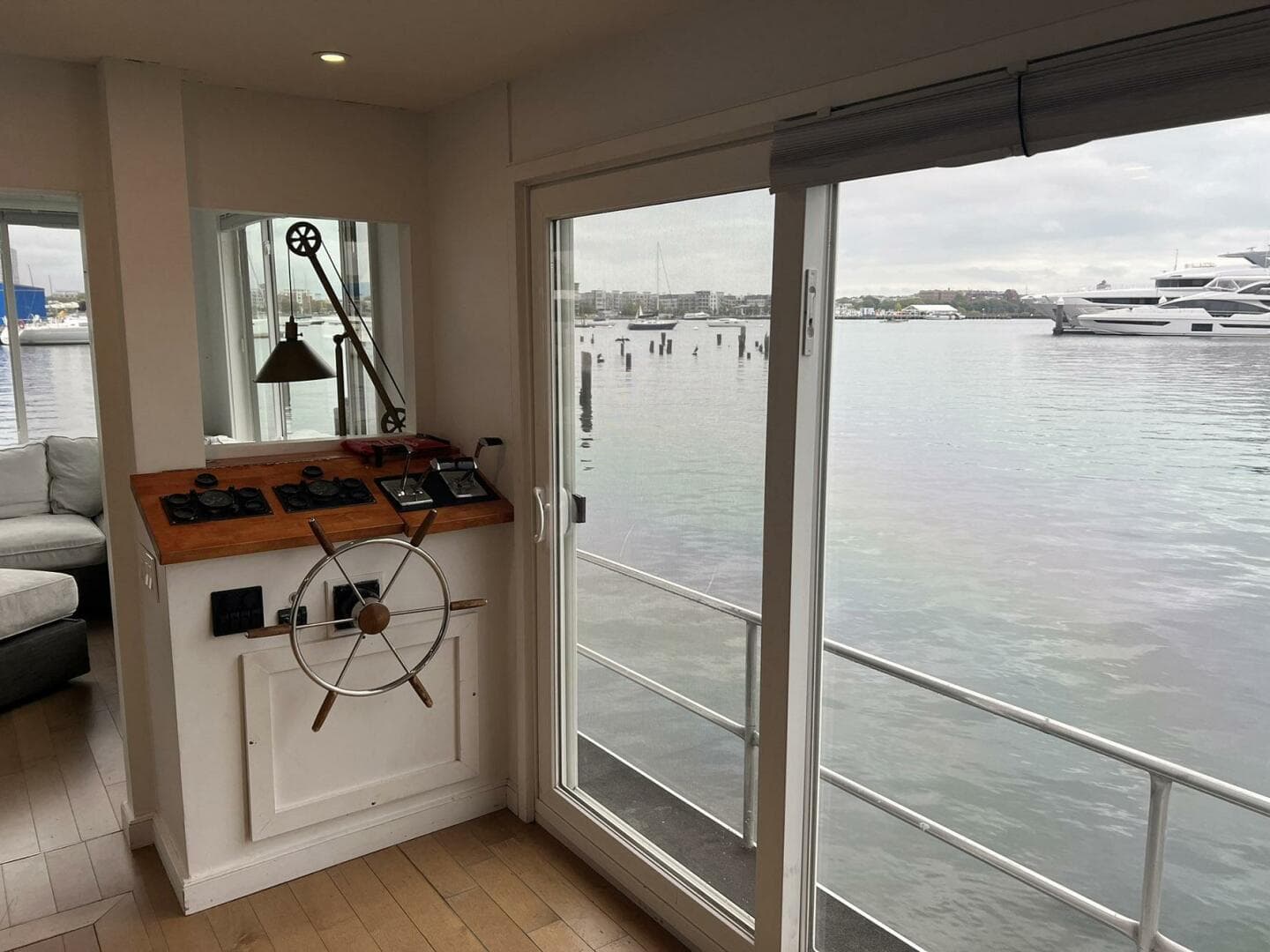 1981 Sumerset Houseboat — photo 8