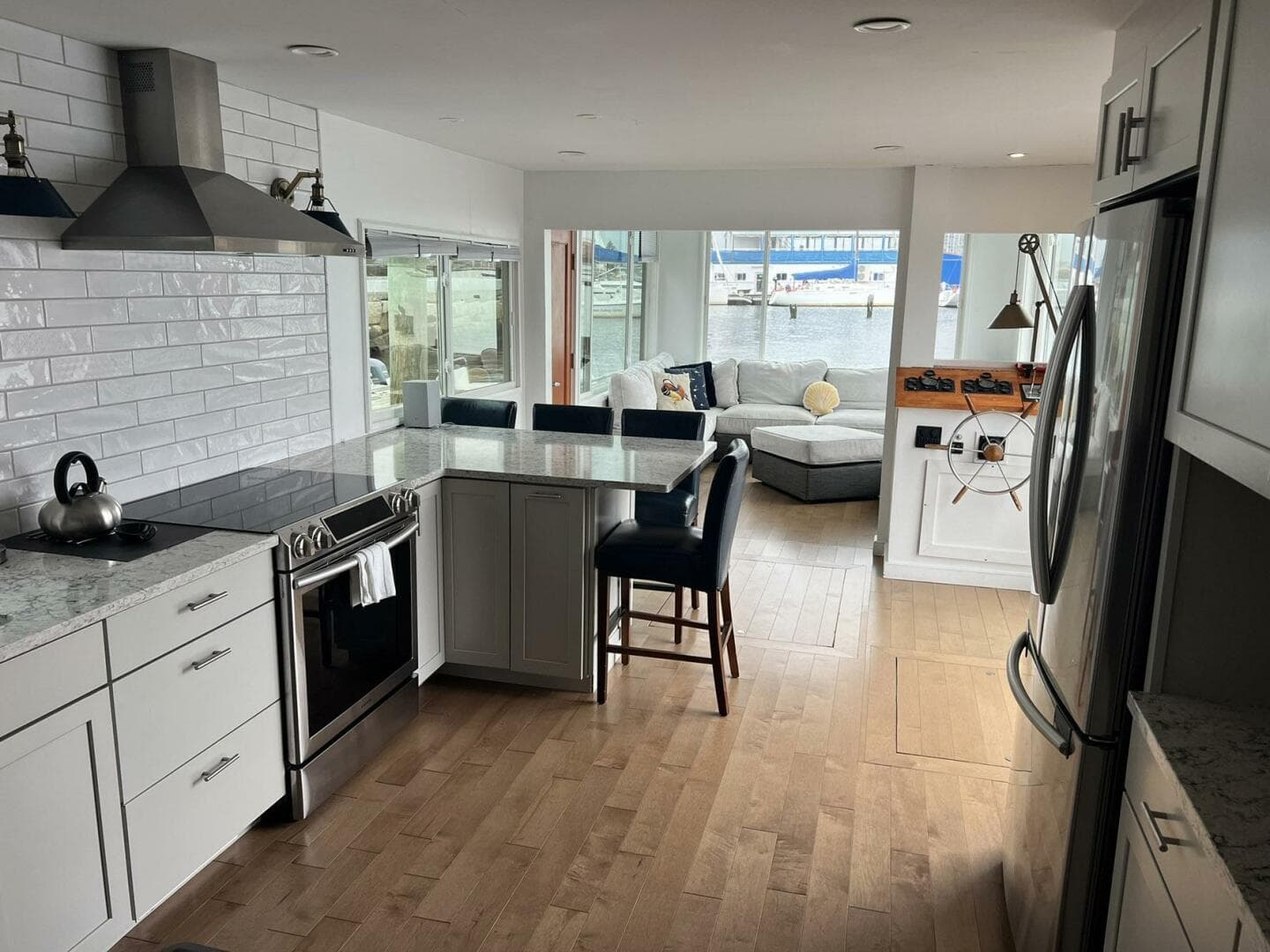 1981 Sumerset Houseboat — photo 16