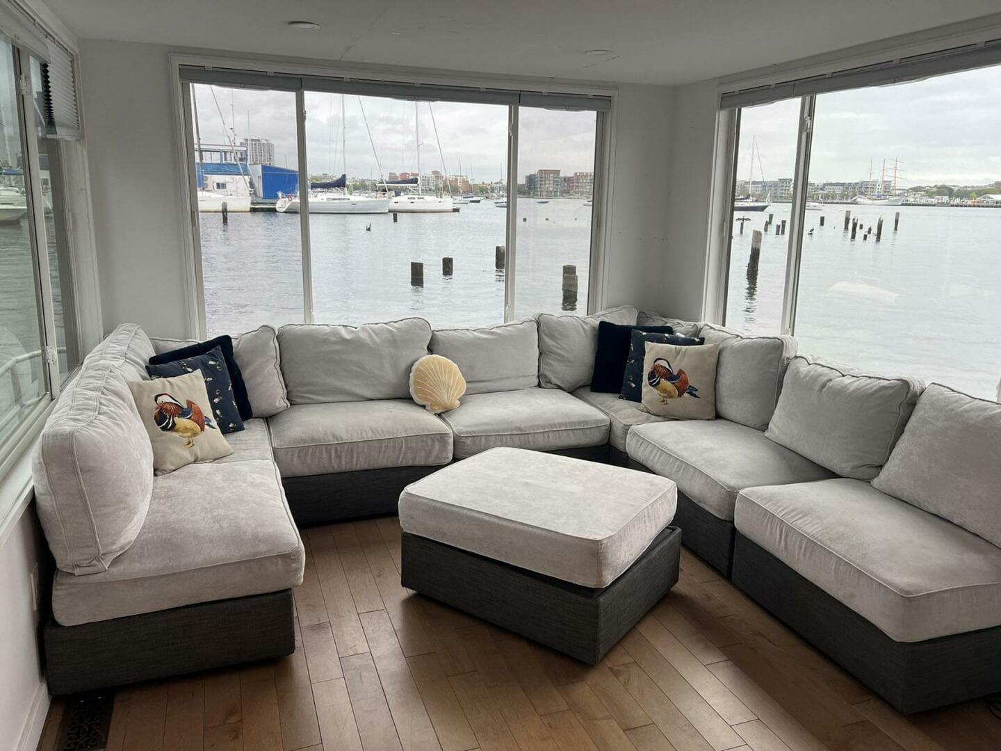 1981 Sumerset Houseboat — photo 4