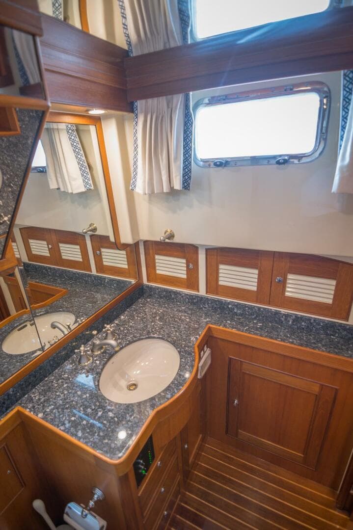 2008 Marlow Explorer 70E — photo 40