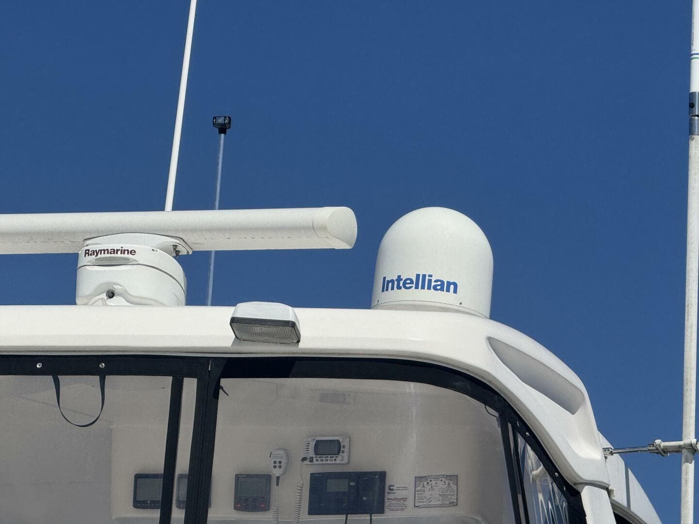 2003 Silverton 42 Convertible — photo 26