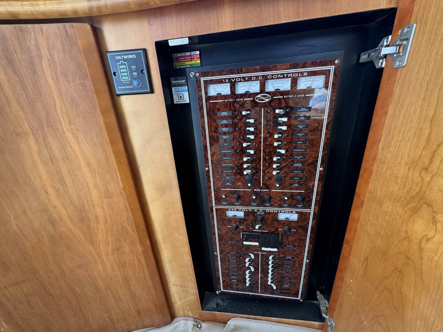 2003 Silverton 42 Convertible — photo 15