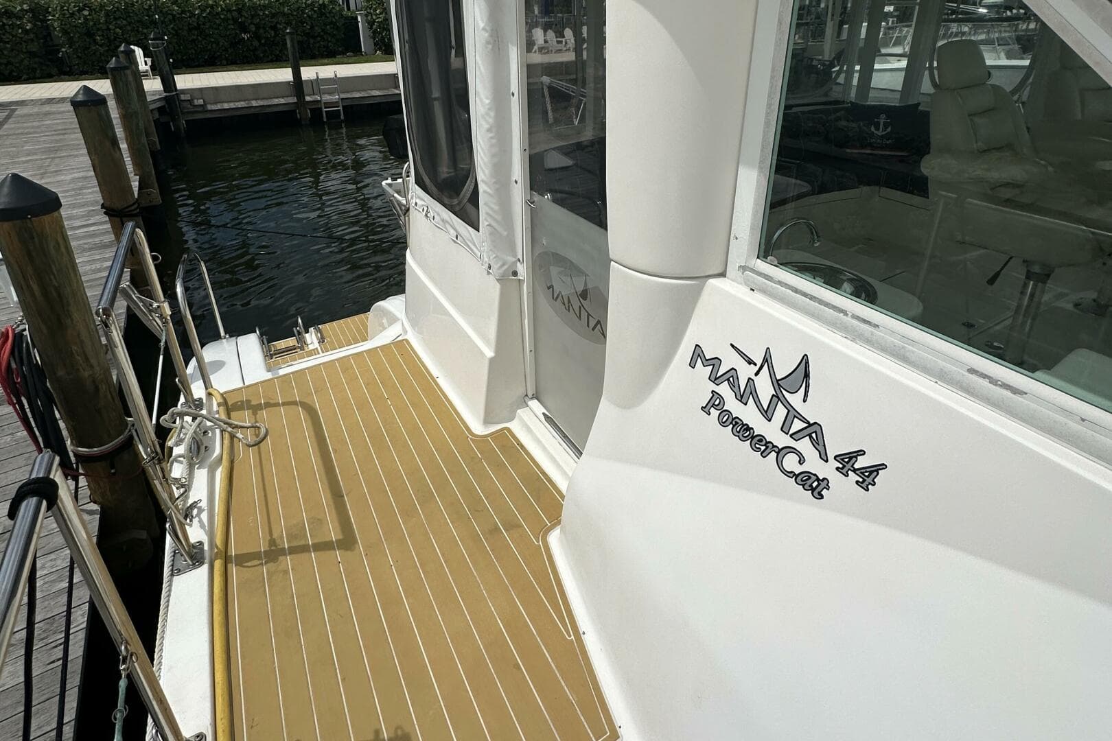 2007 Manta 44 Power Cat — photo 42