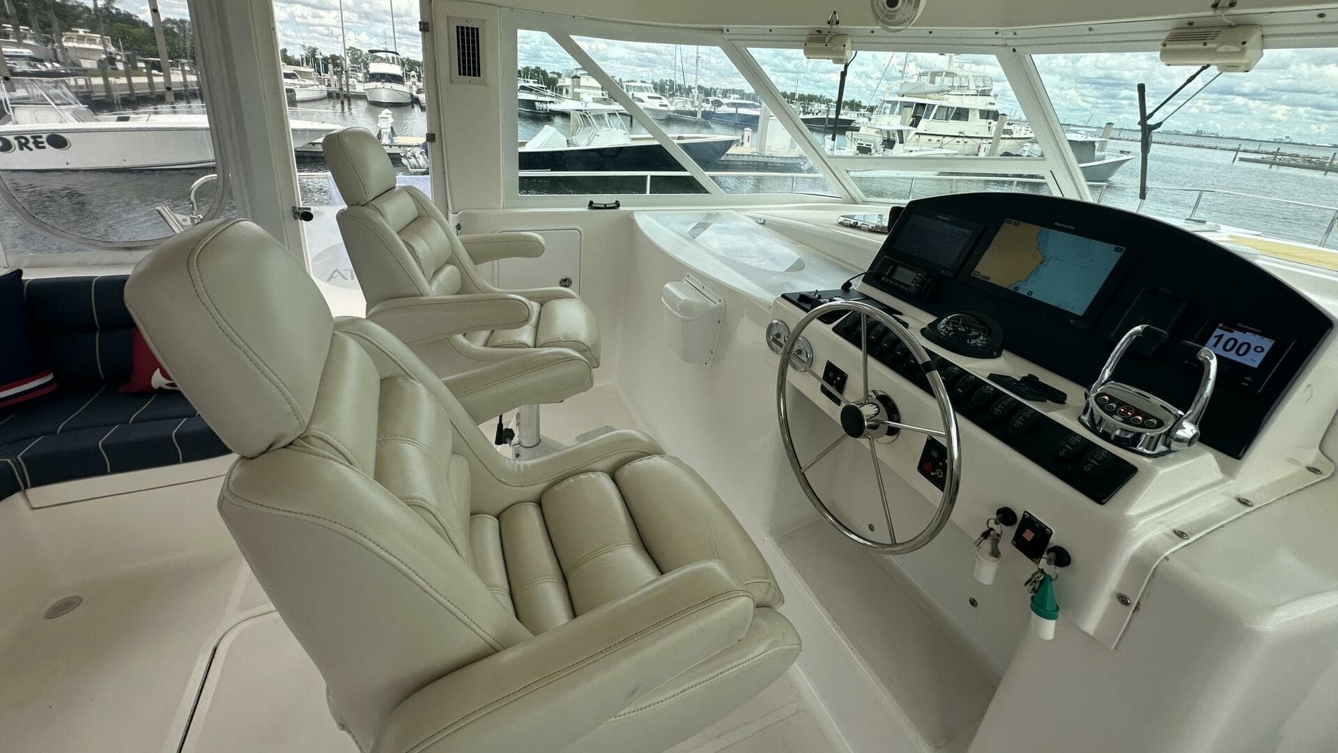 2007 Manta 44 Power Cat — photo 21