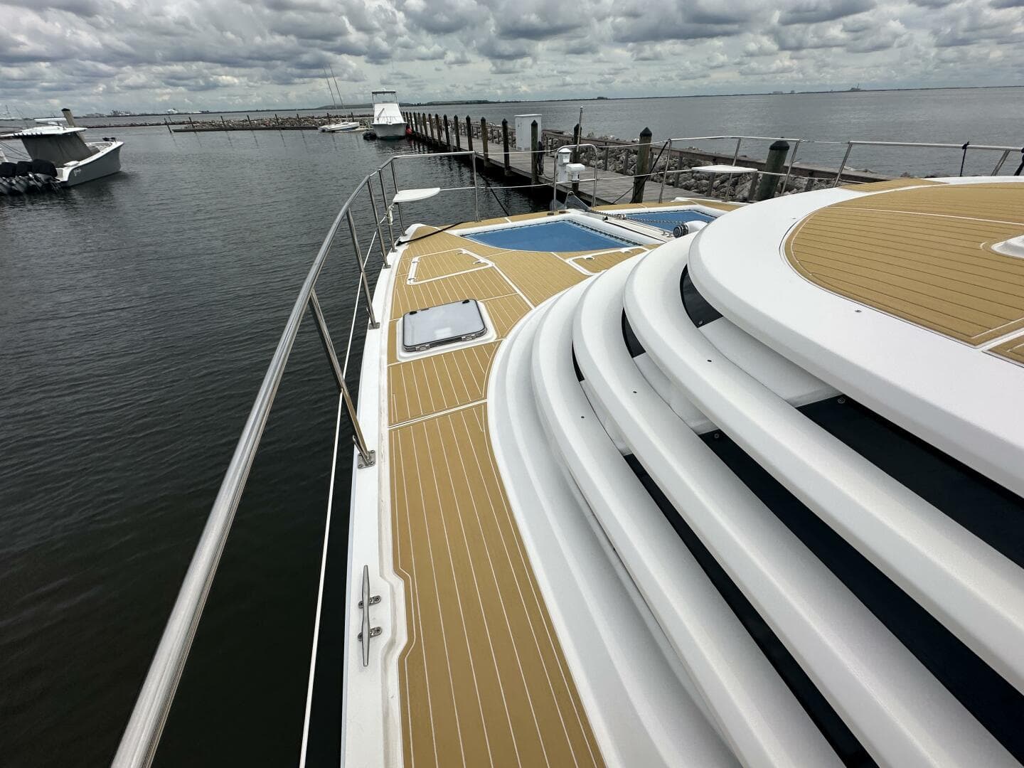 2007 Manta 44 Power Cat — photo 32