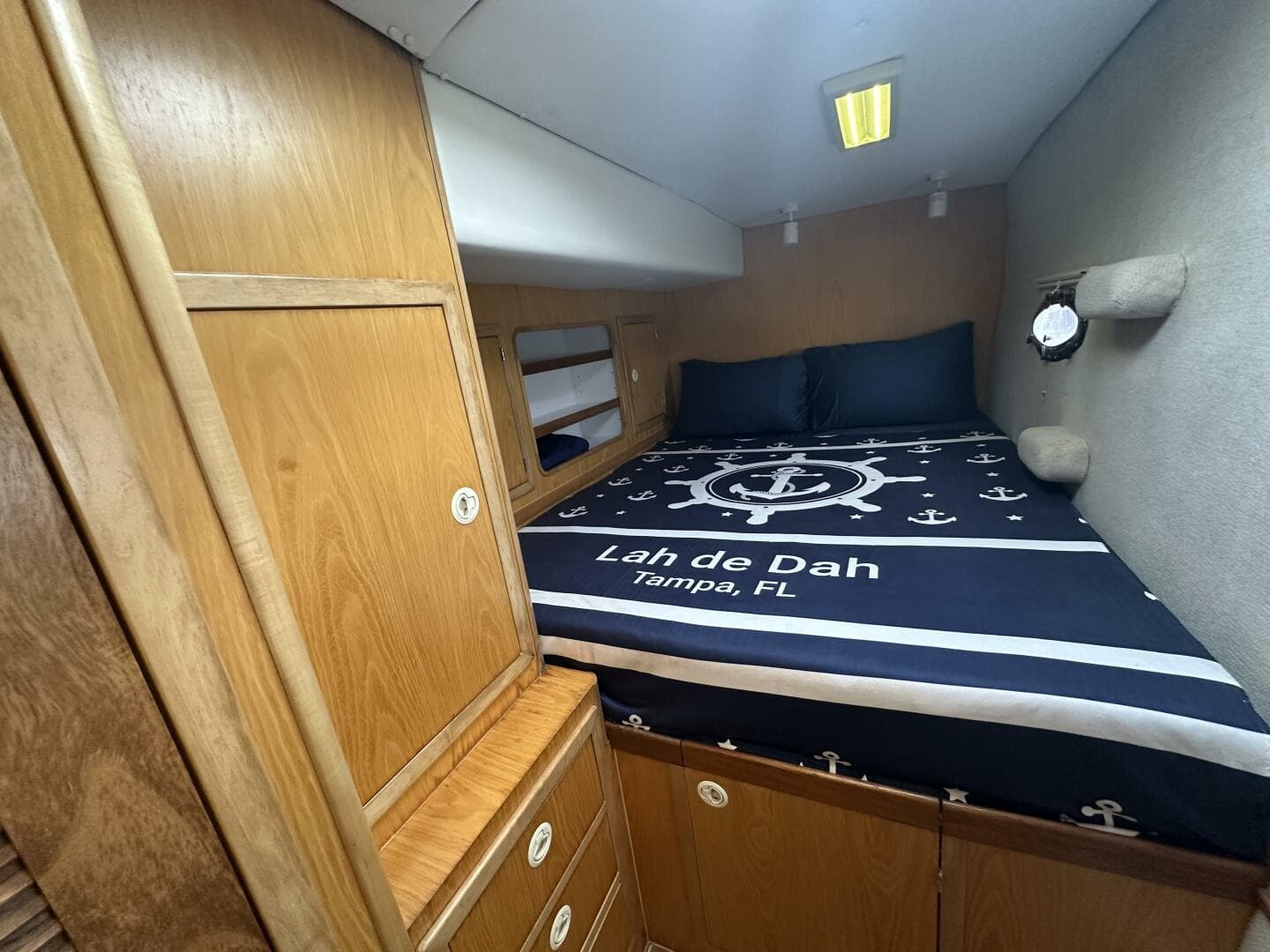 2007 Manta 44 Power Cat — photo 5