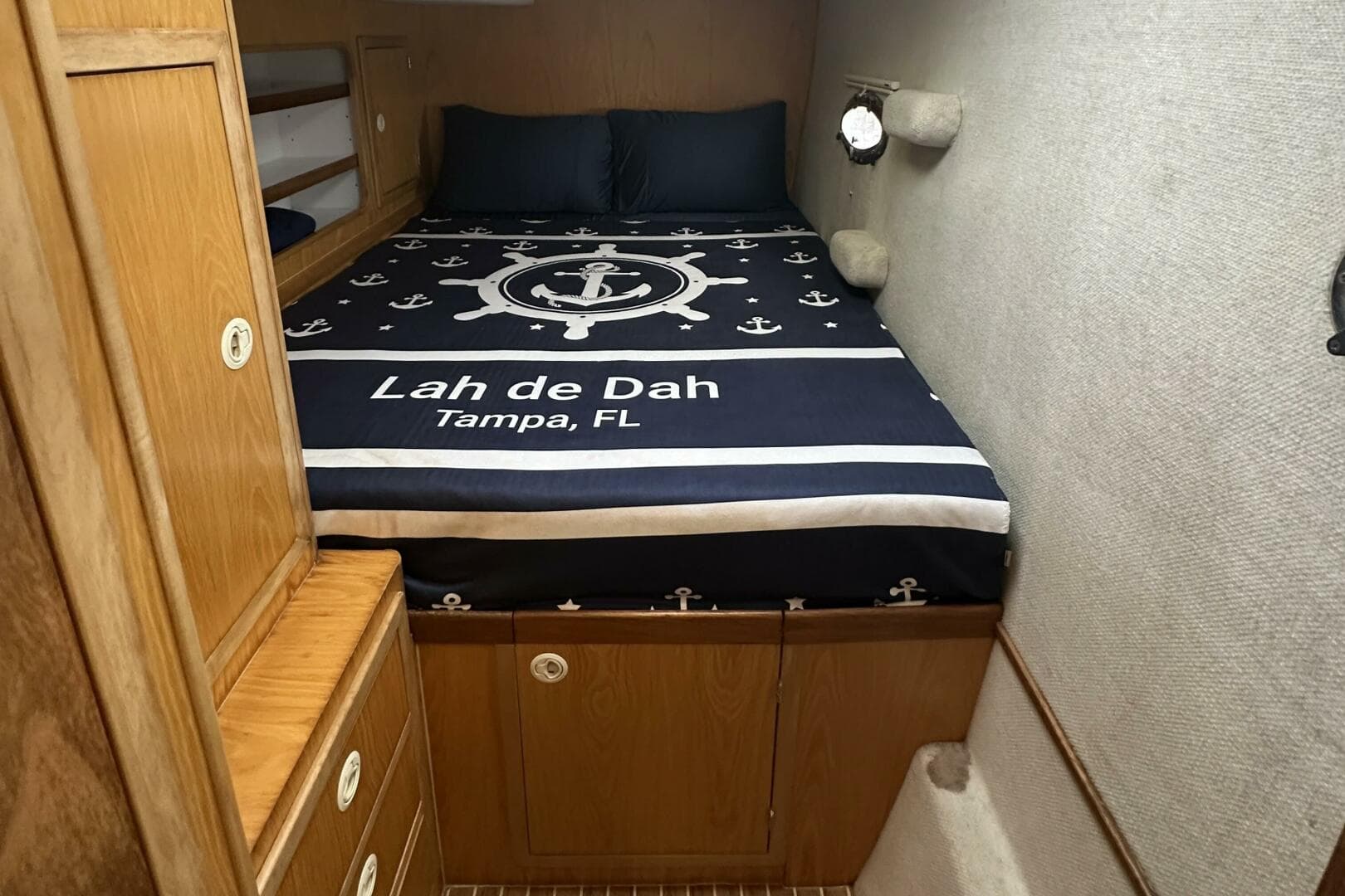 2007 Manta 44 Power Cat — photo 13