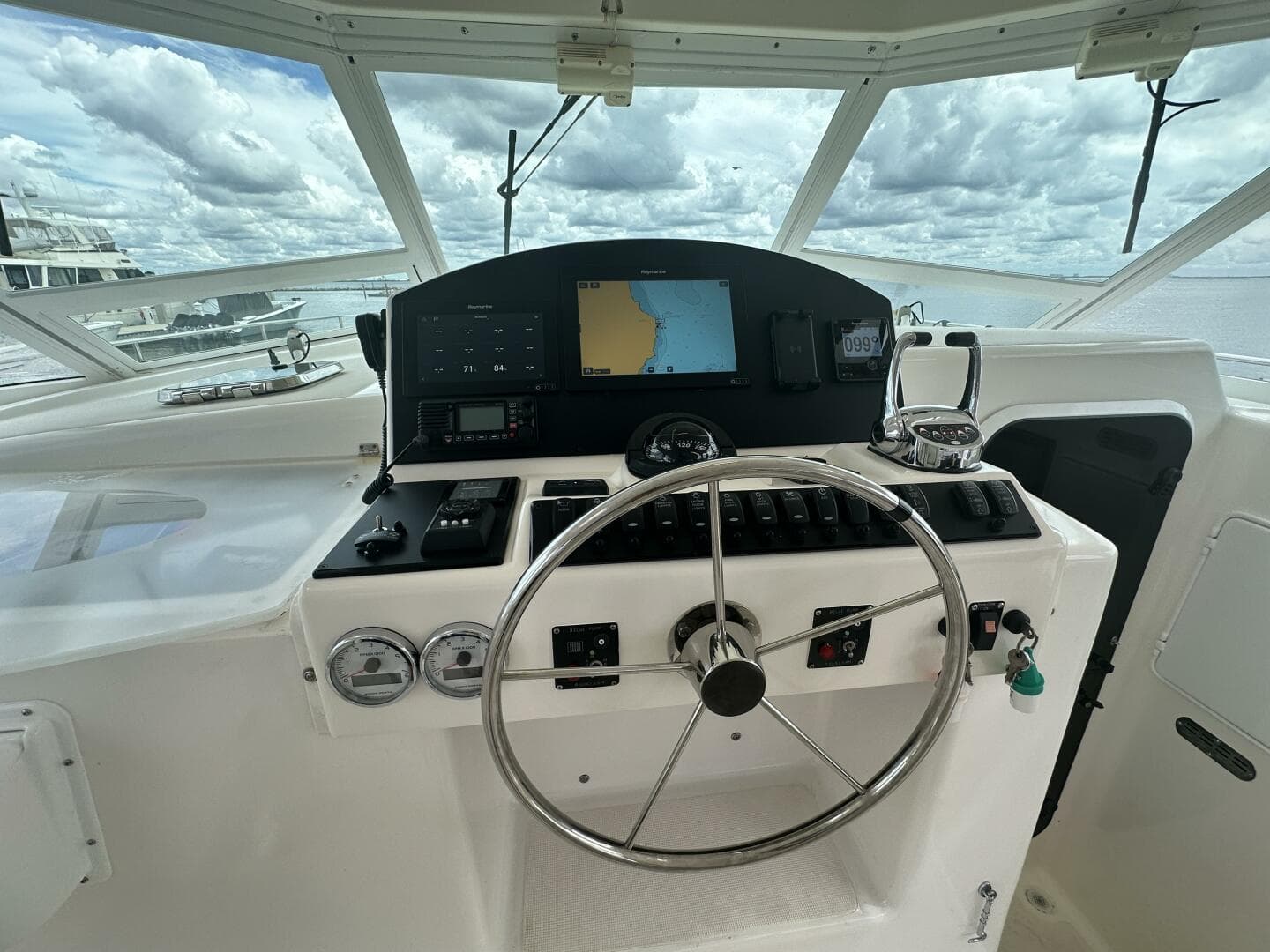 2007 Manta 44 Power Cat — photo 2