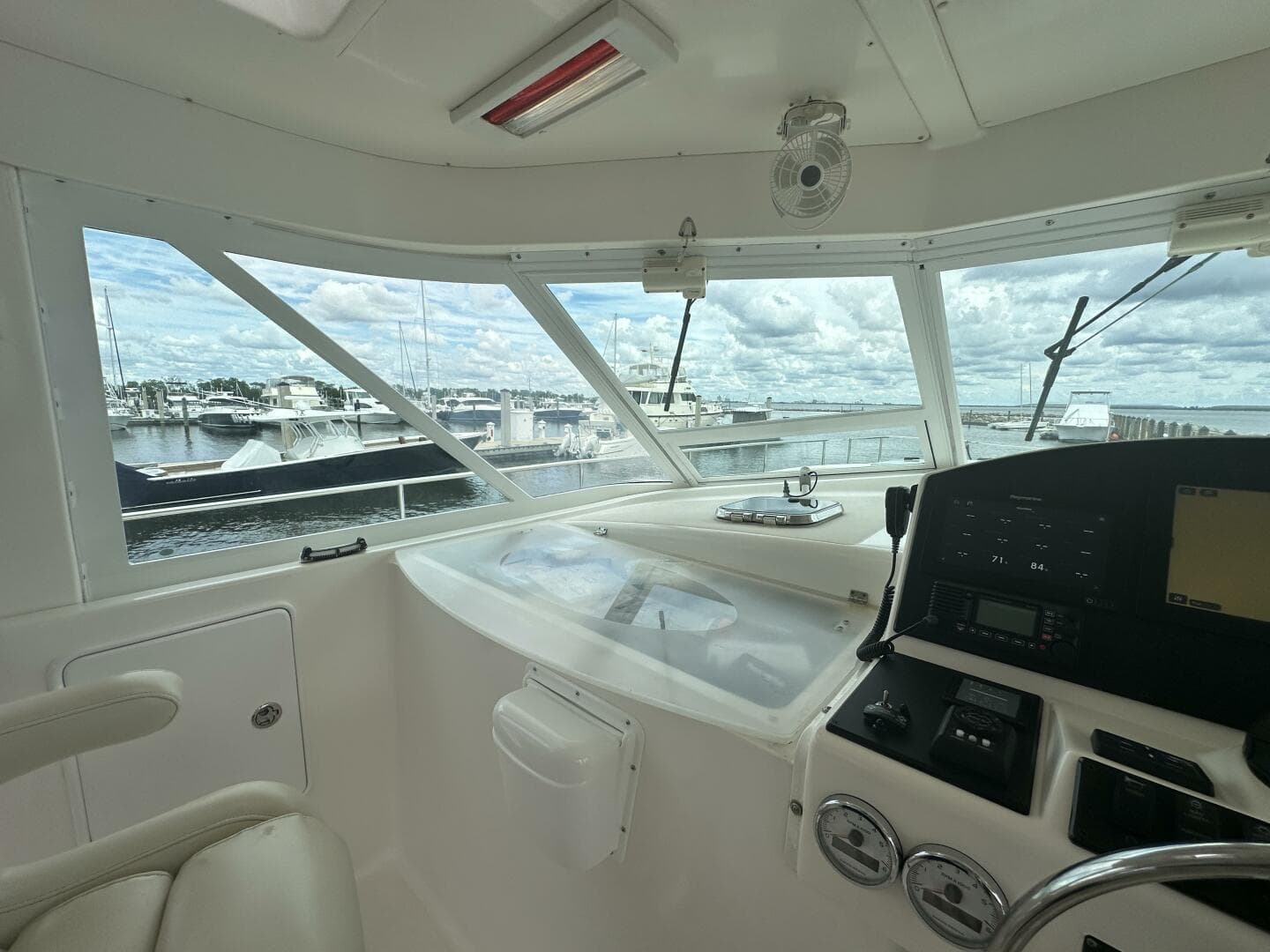 2007 Manta 44 Power Cat — photo 22