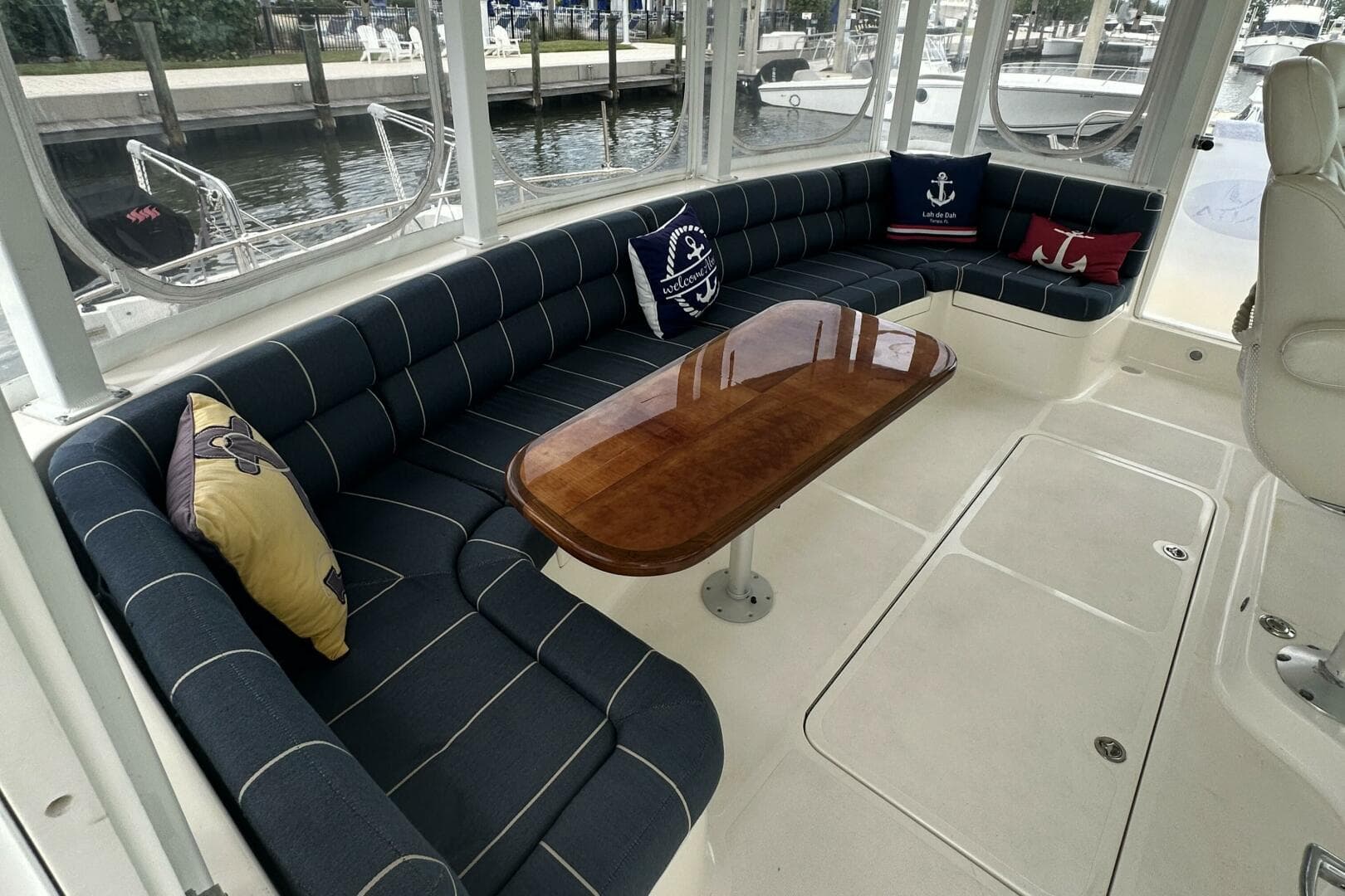 2007 Manta 44 Power Cat — photo 4