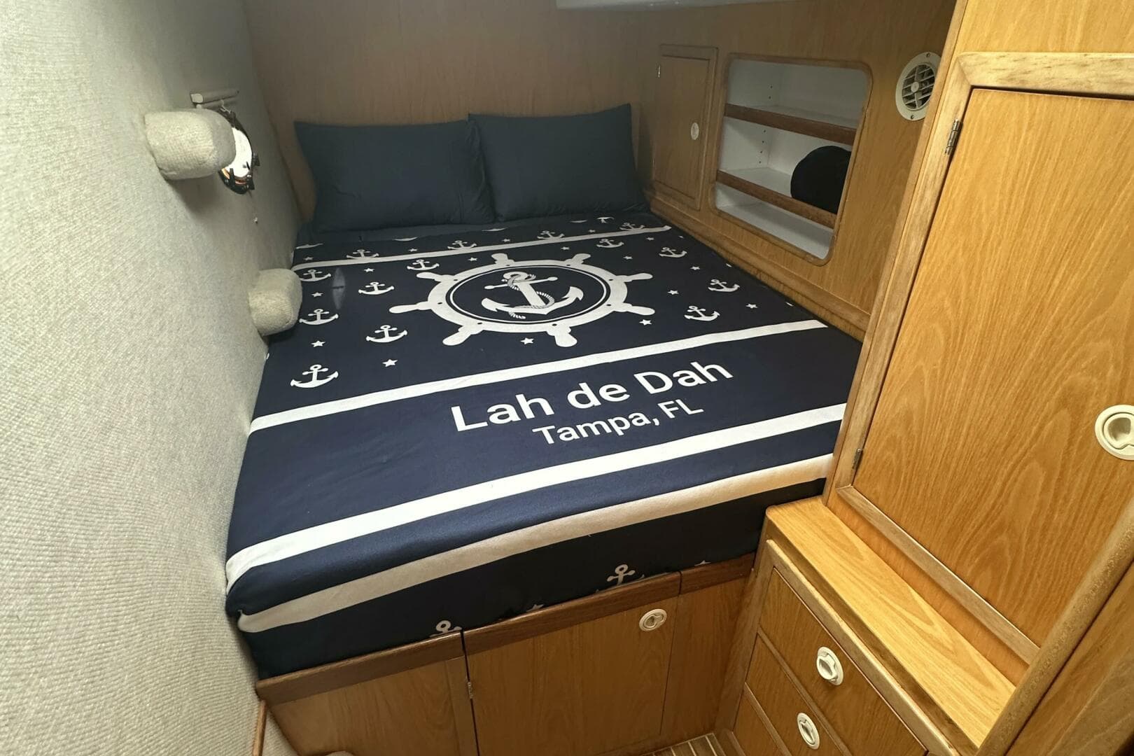 2007 Manta 44 Power Cat — photo 16