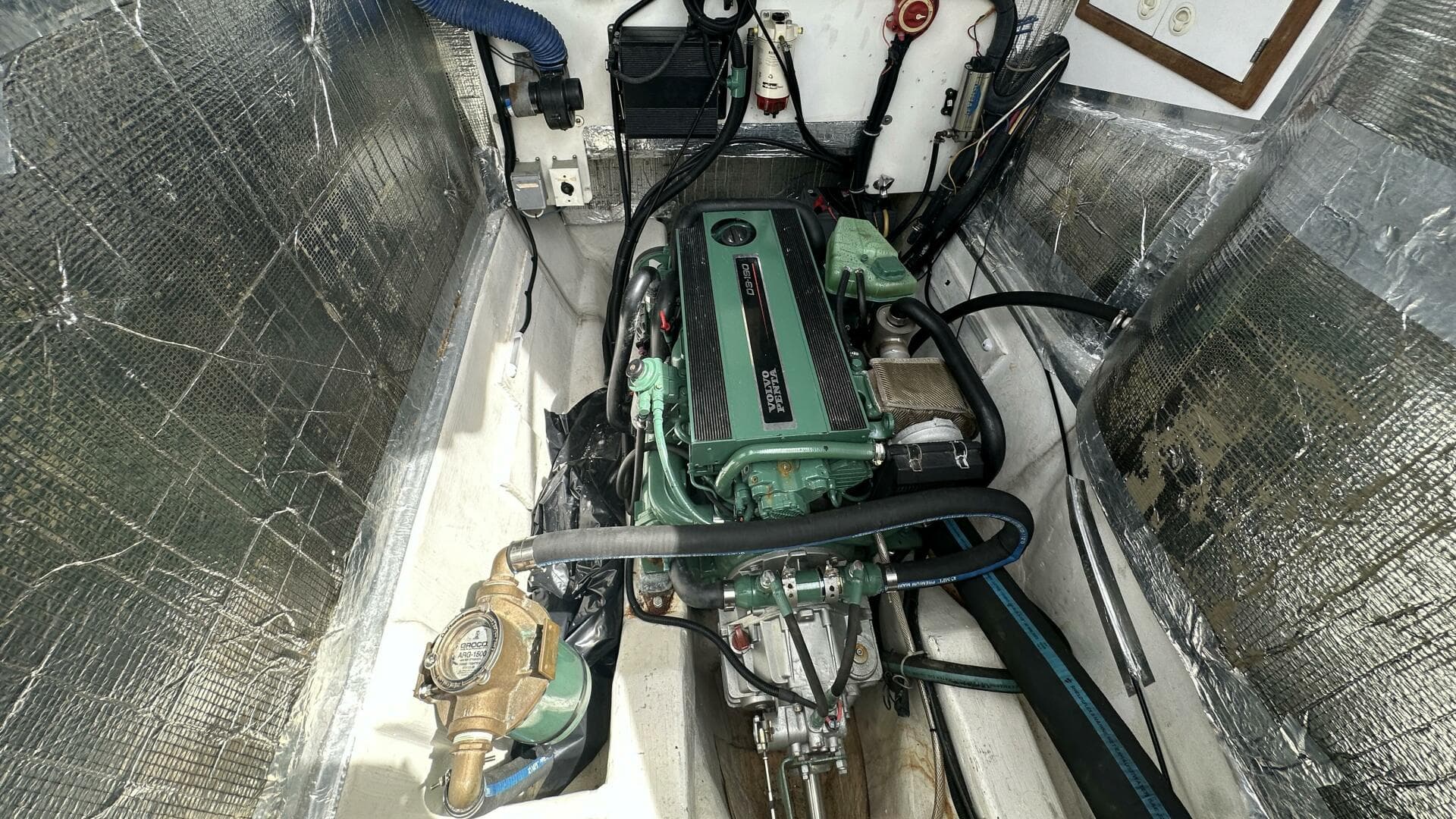 2007 Manta 44 Power Cat — photo 47