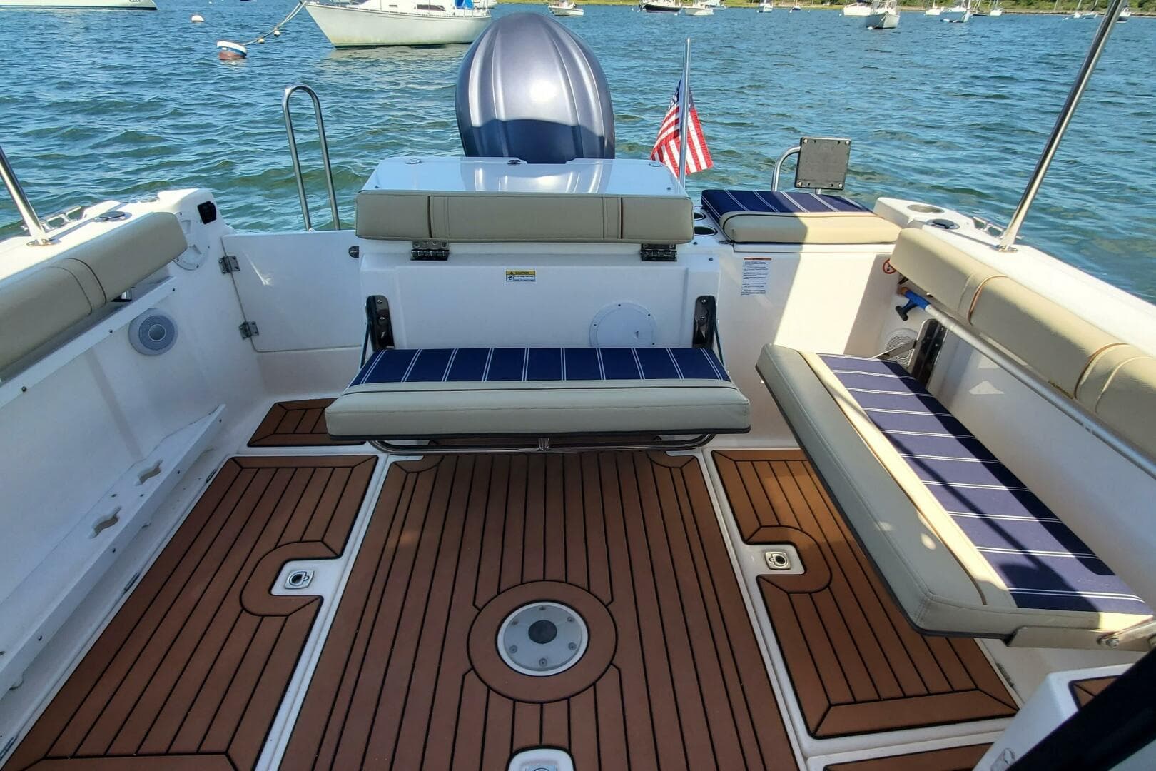 2024 Ranger Tugs R-27 LE — photo 9