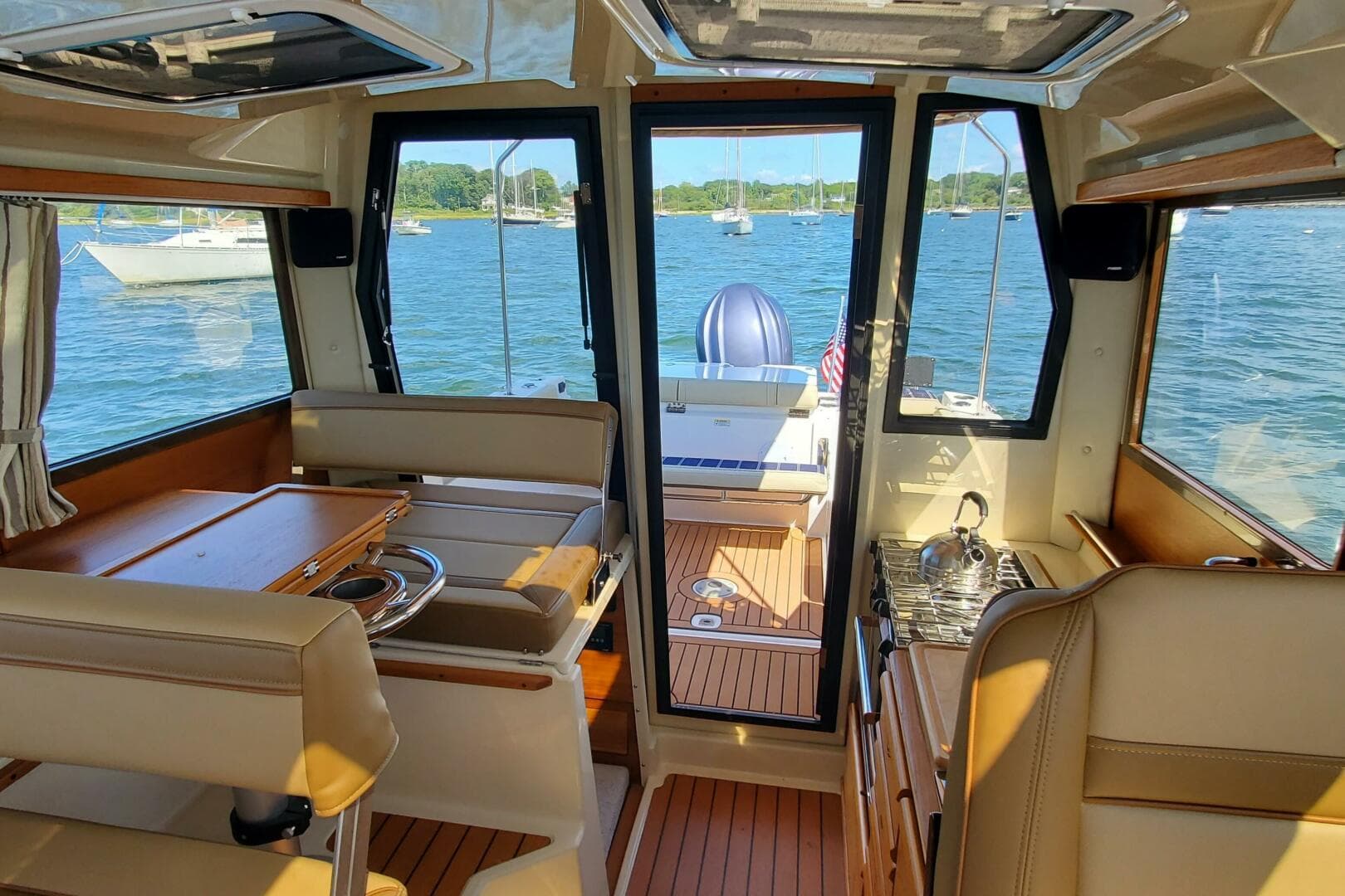 2024 Ranger Tugs R-27 LE — photo 13