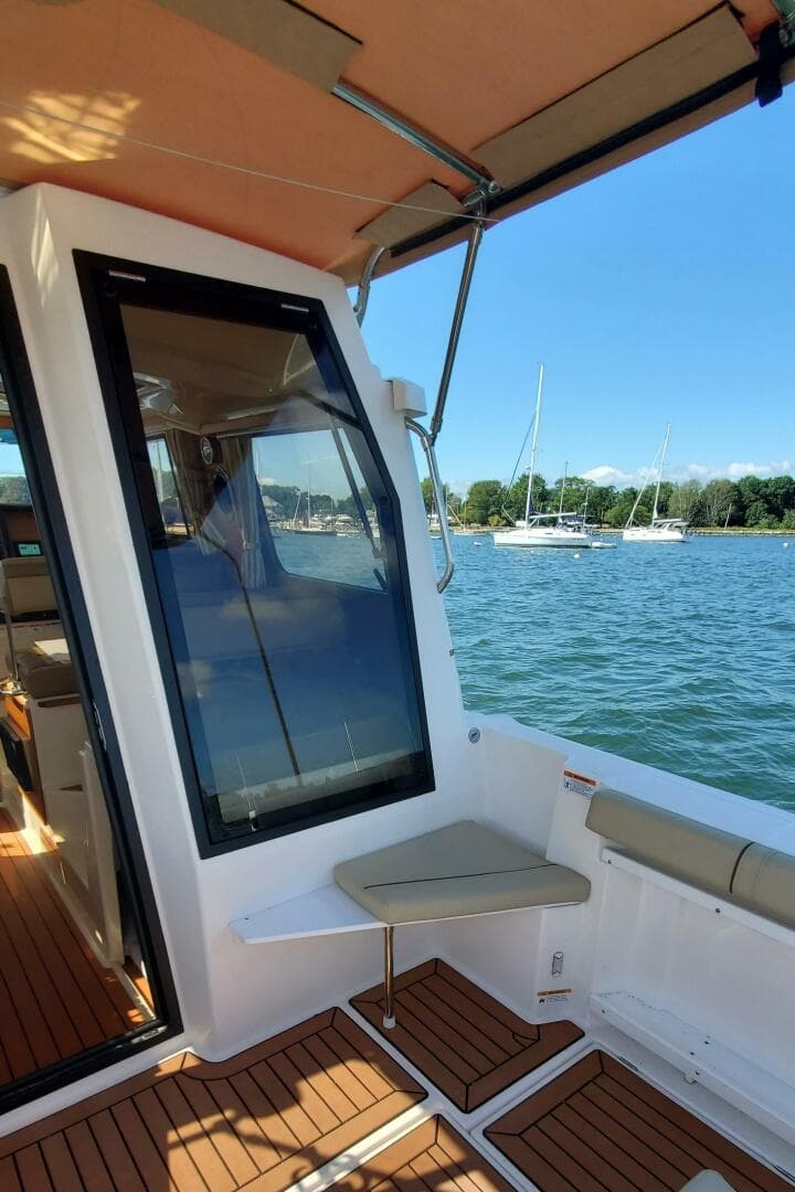 2024 Ranger Tugs R-27 LE — photo 11