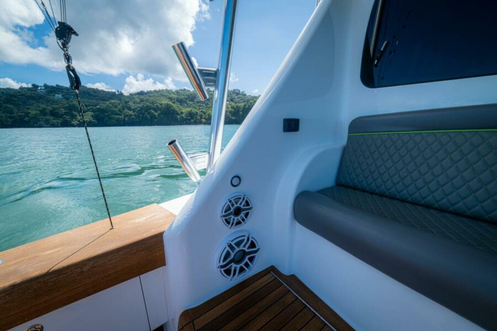 2017 Viking 62 Convertible — photo 39