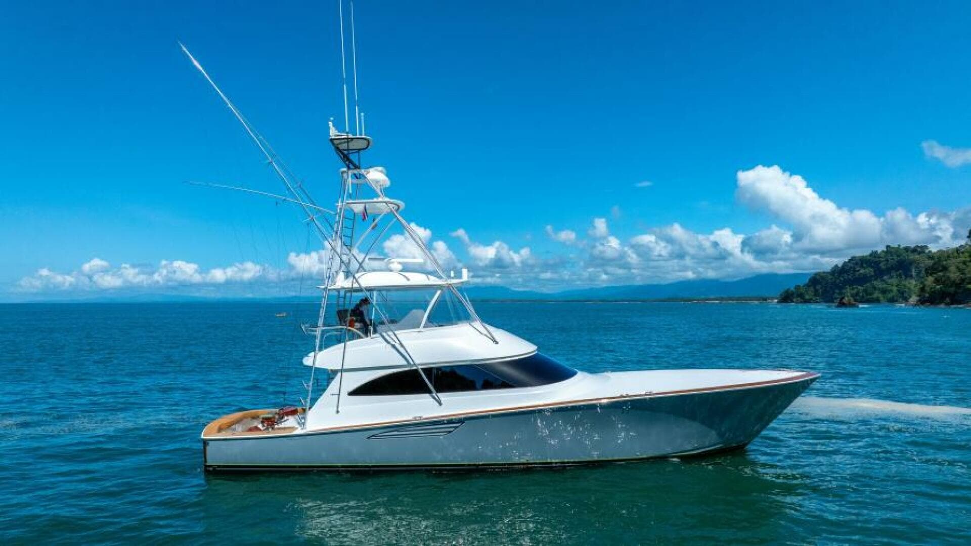 2017 Viking 62 Convertible — photo 1