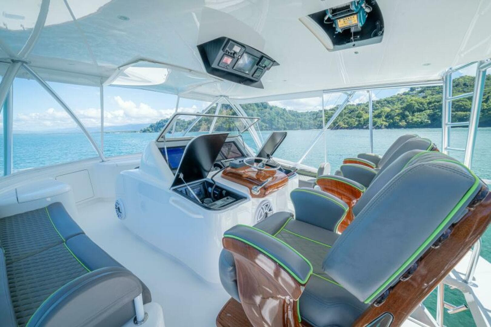 2017 Viking 62 Convertible — photo 46