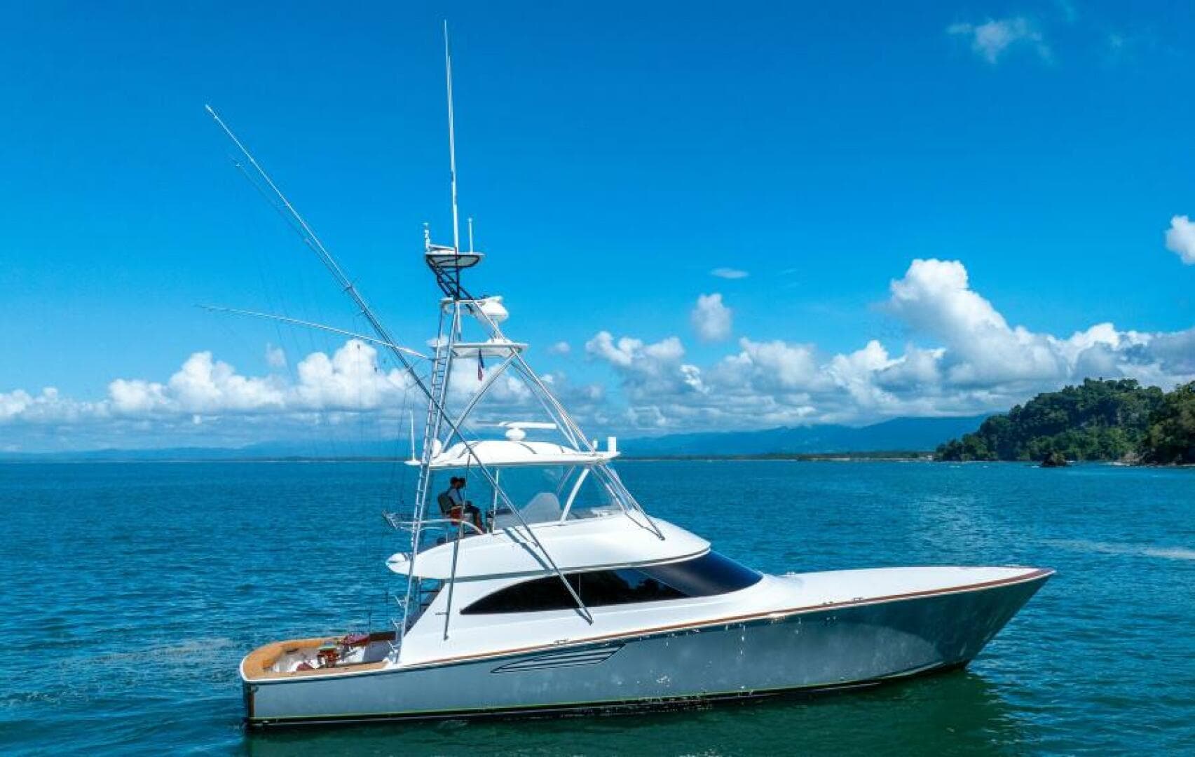 2017 Viking 62 Convertible — photo 66