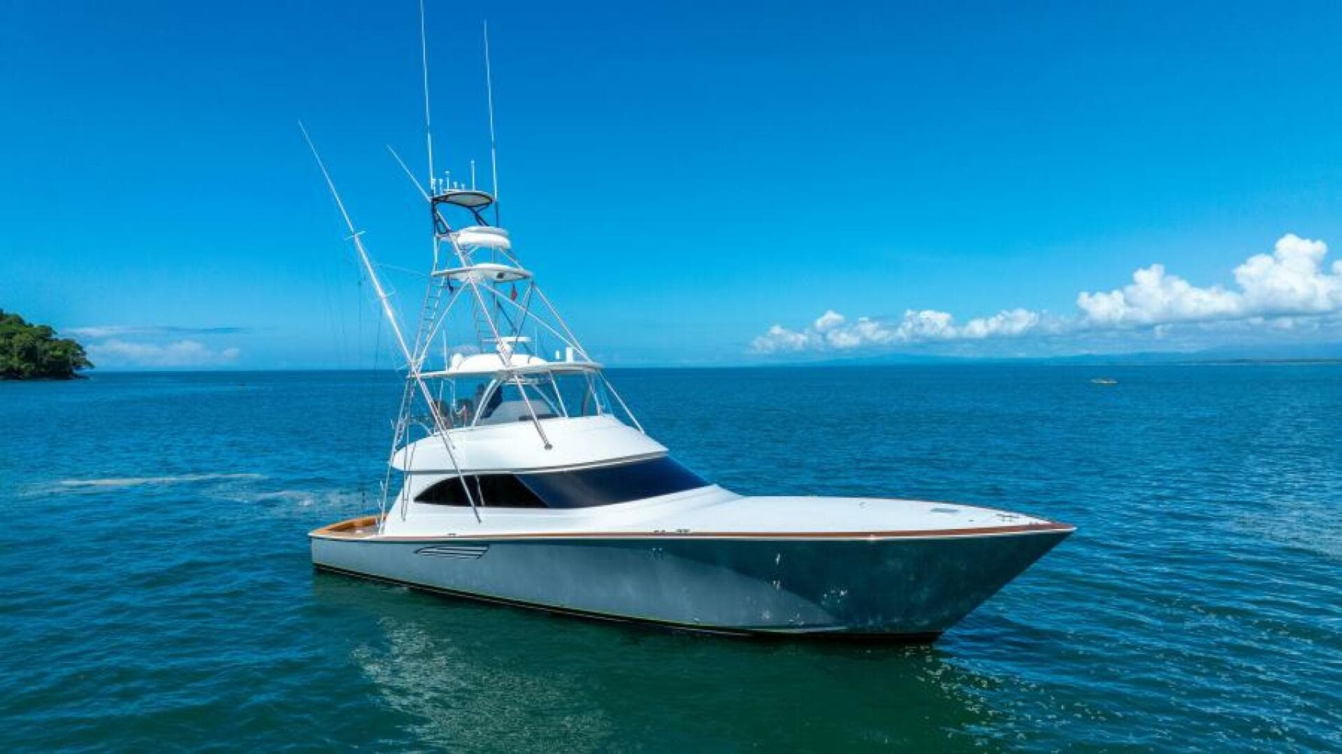 2017 Viking 62 Convertible — photo 72