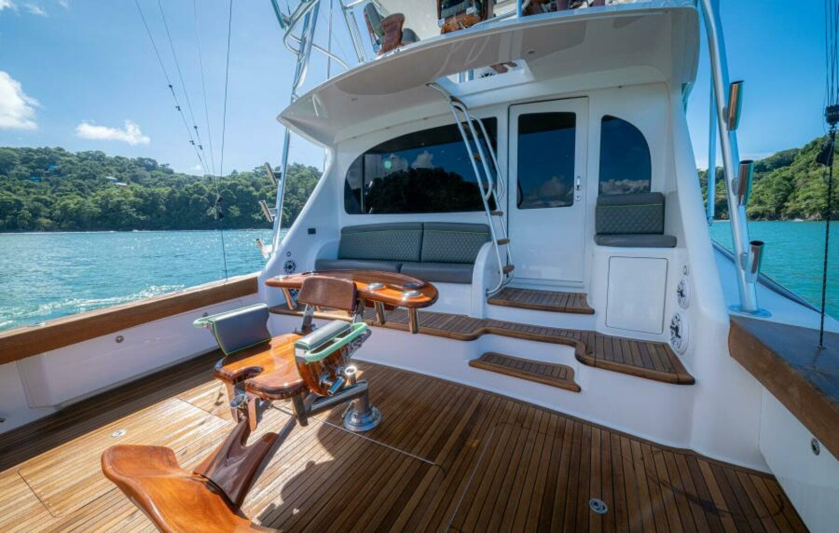 2017 Viking 62 Convertible — photo 30