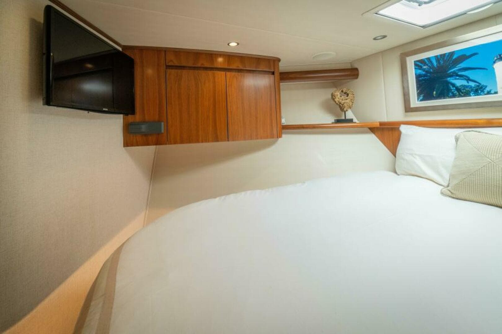 2017 Viking 62 Convertible — photo 23