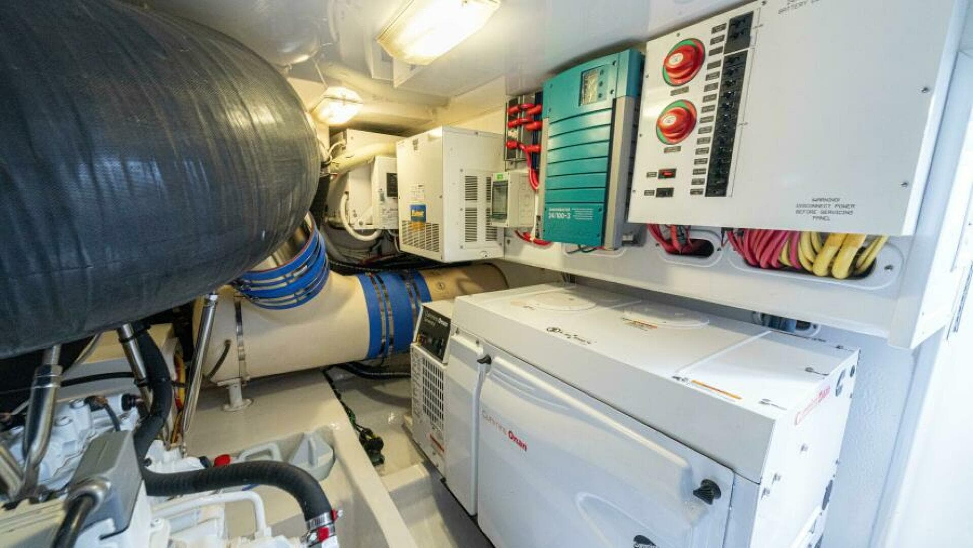 2017 Viking 62 Convertible — photo 60