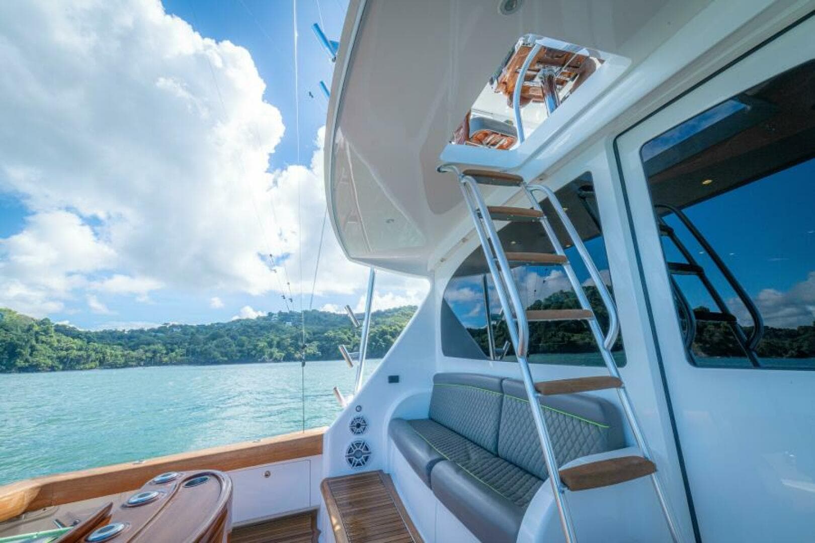 2017 Viking 62 Convertible — photo 42