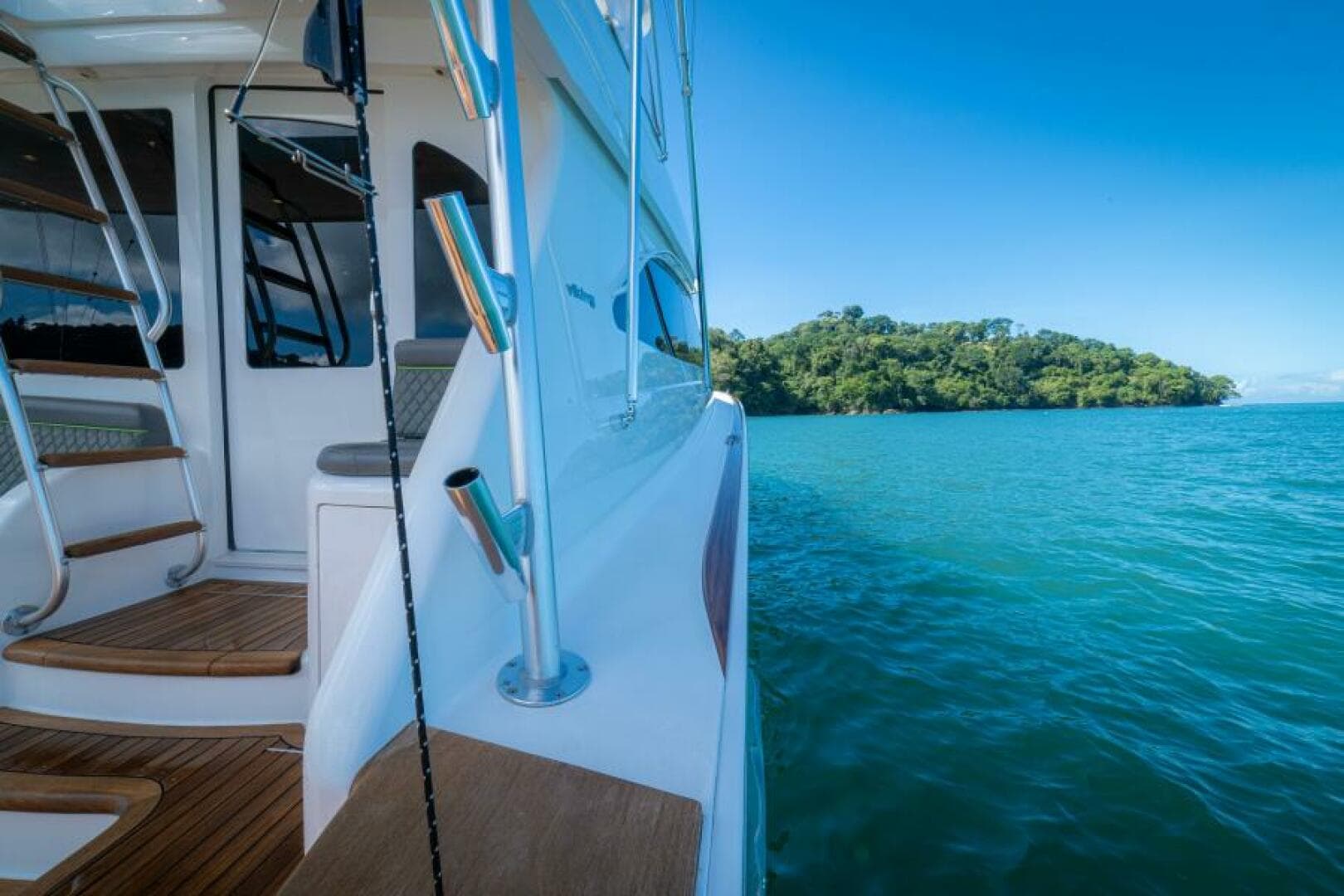 2017 Viking 62 Convertible — photo 38