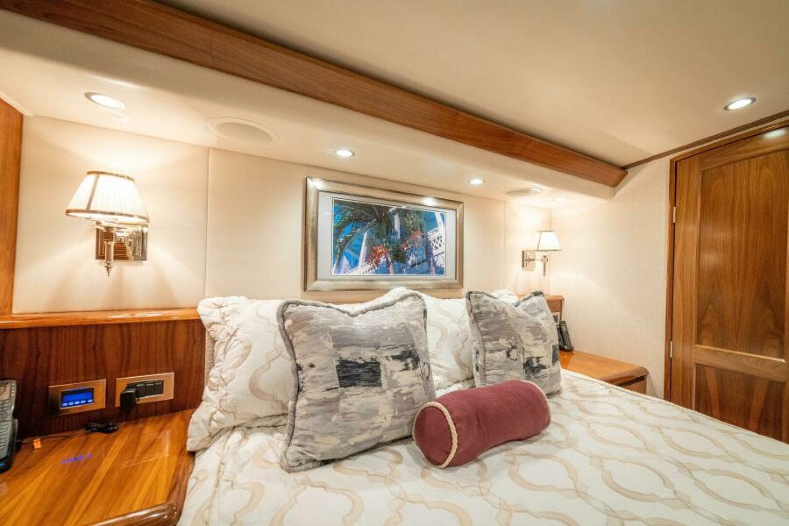 2017 Viking 62 Convertible — photo 18