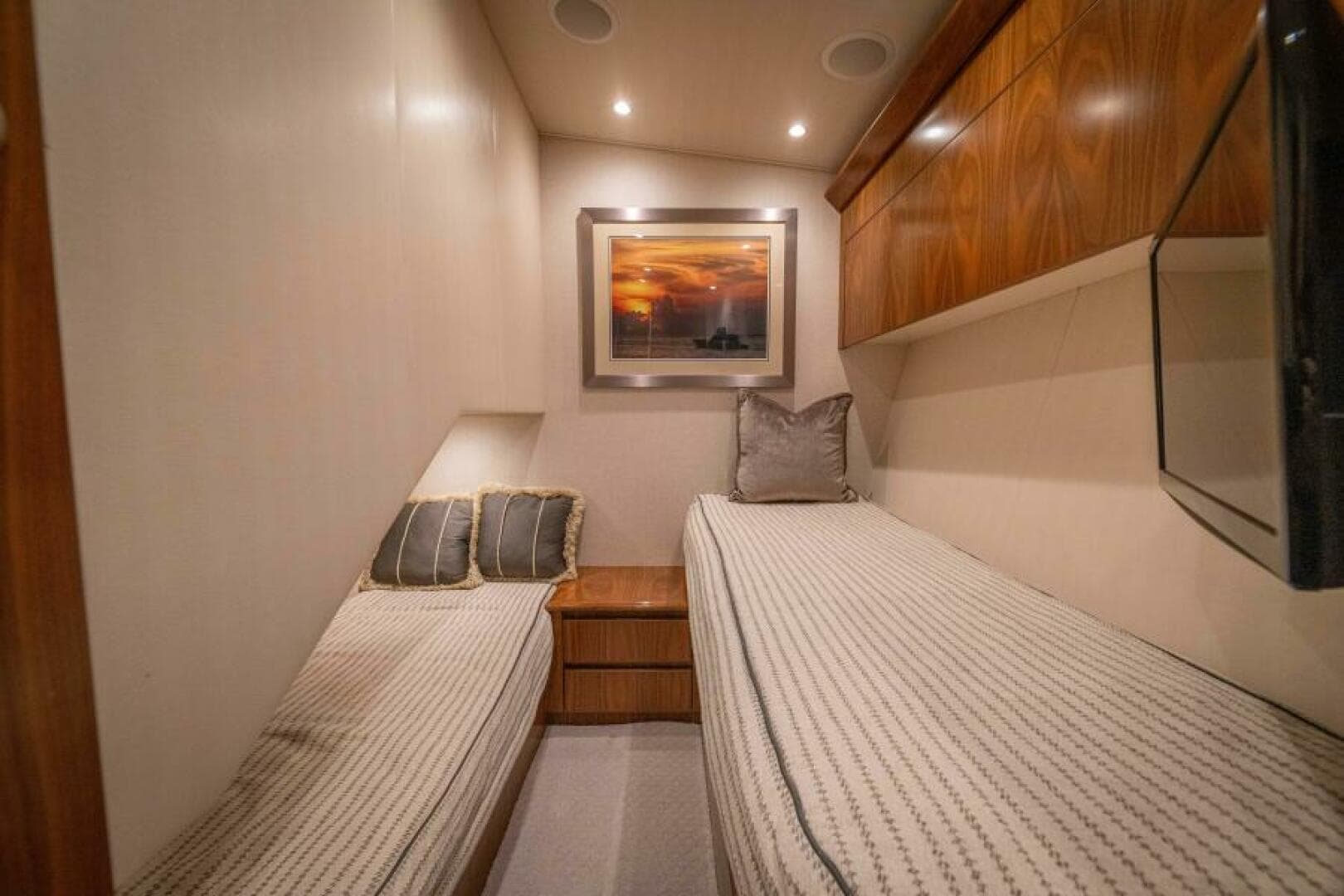 2017 Viking 62 Convertible — photo 25