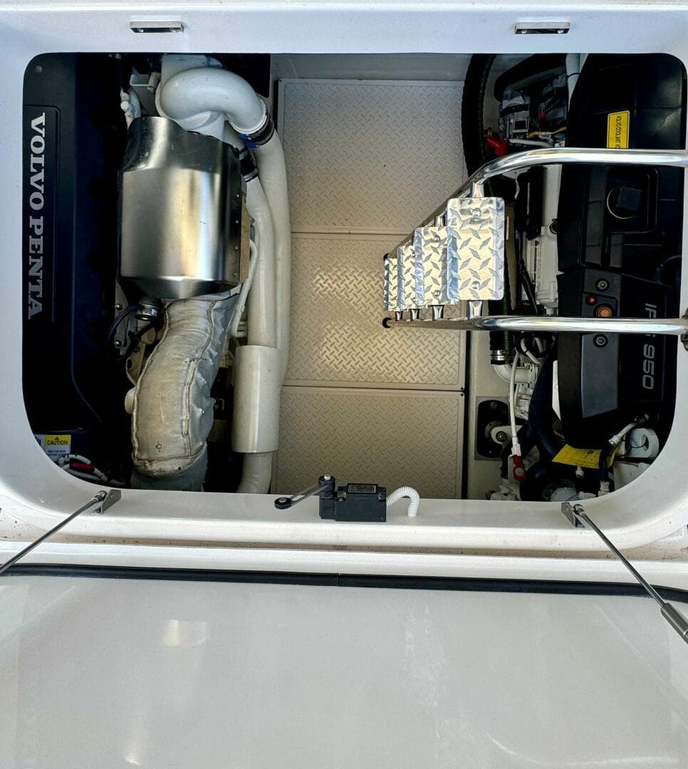 2017 Tiara Yachts 53 Coupe — photo 67