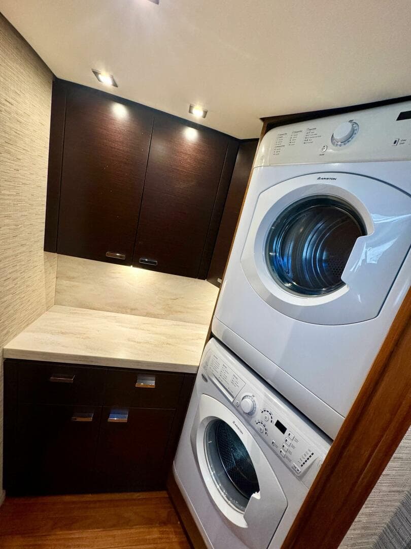 2017 Tiara Yachts 53 Coupe — photo 64