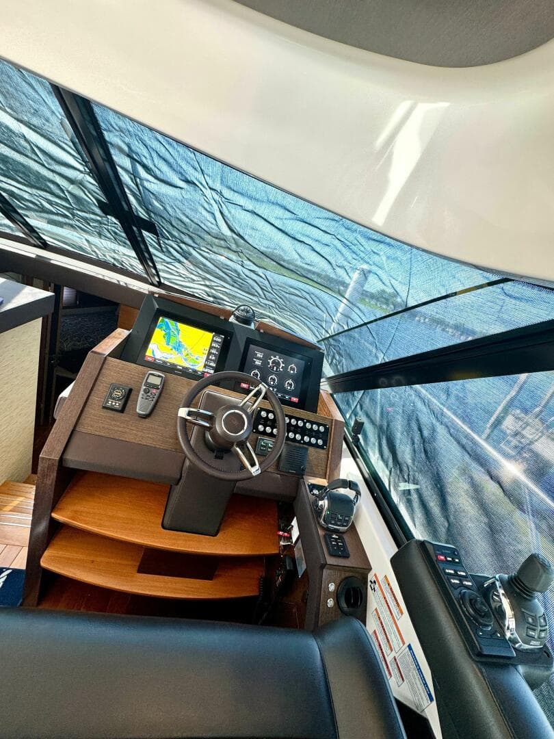 2017 Tiara Yachts 53 Coupe — photo 20