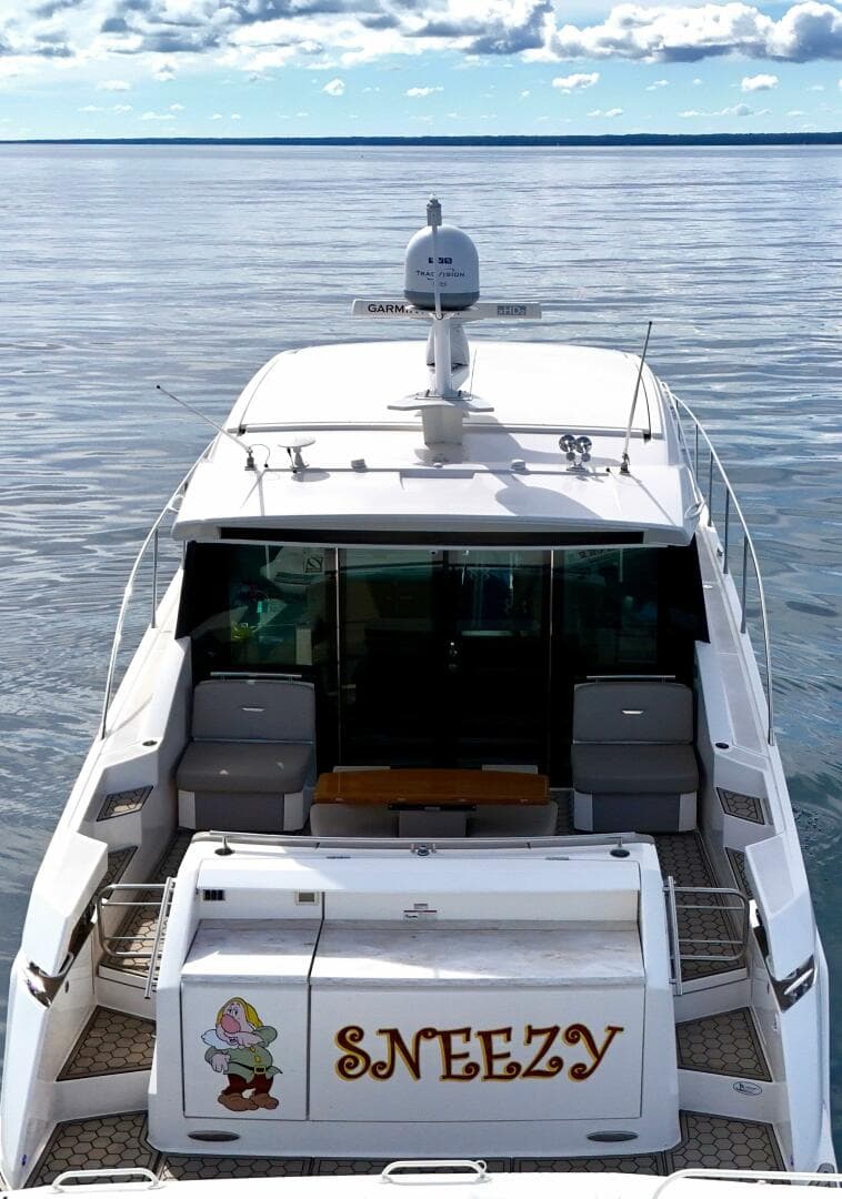 2017 Tiara Yachts 53 Coupe — photo 7