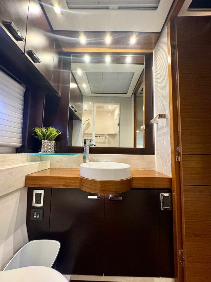 2017 Tiara Yachts 53 Coupe — photo 54