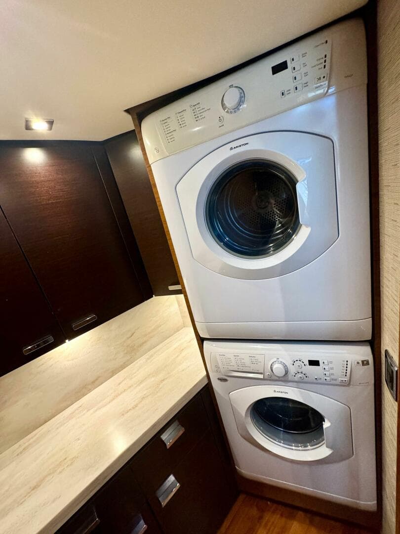 2017 Tiara Yachts 53 Coupe — photo 63