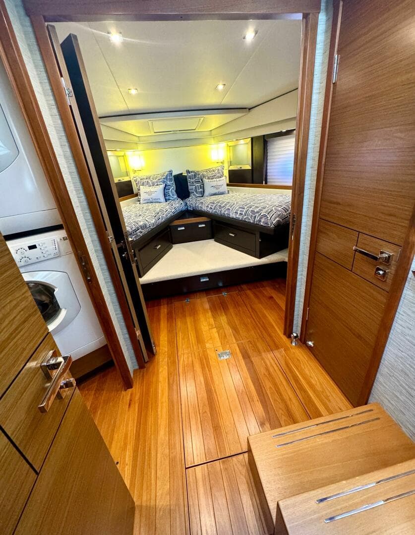 2017 Tiara Yachts 53 Coupe — photo 44