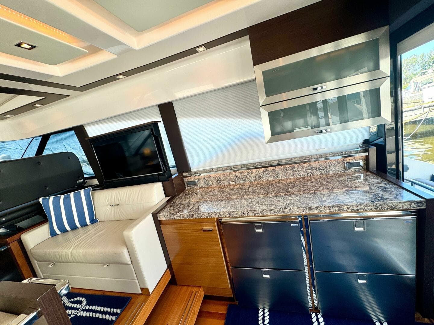 2017 Tiara Yachts 53 Coupe — photo 38