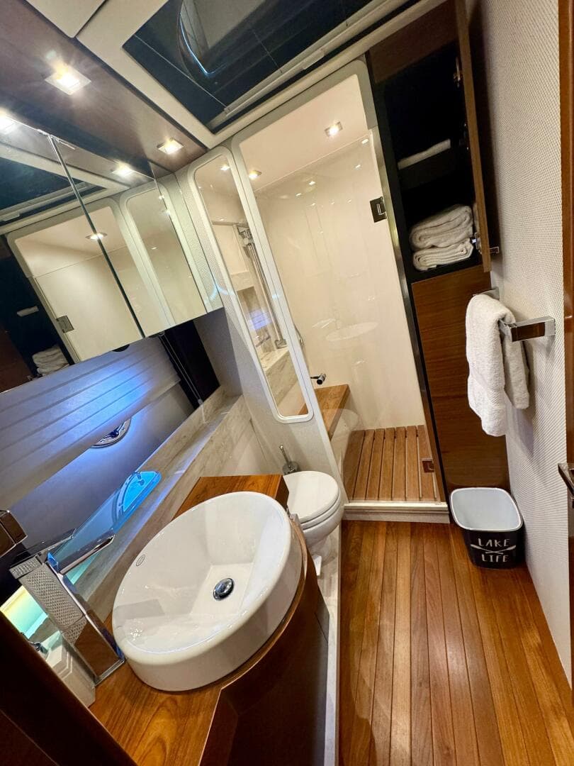 2017 Tiara Yachts 53 Coupe — photo 60