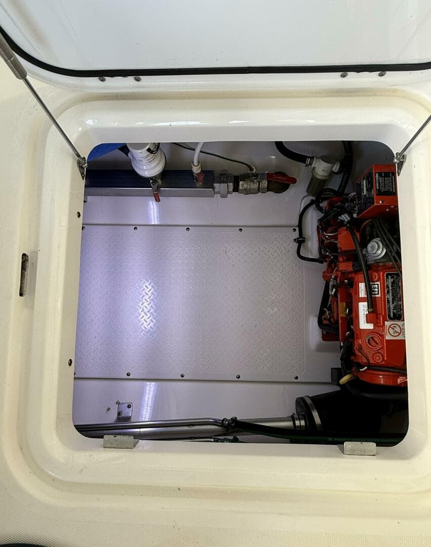 2012 Everglades 350 LX — photo 89