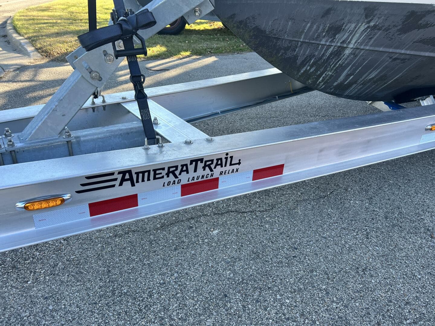 2012 Everglades 350 LX — photo 79