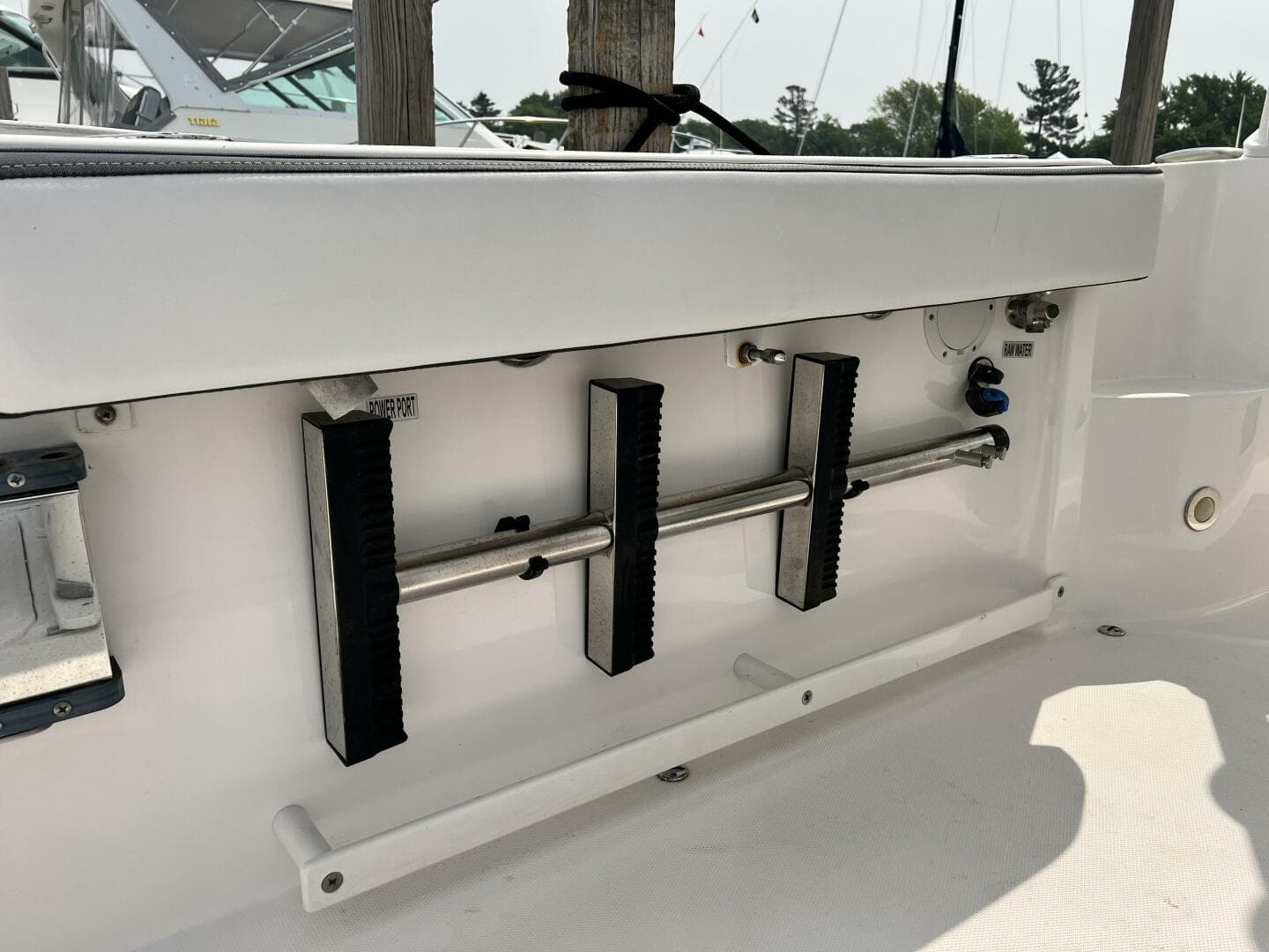 2012 Everglades 350 LX — photo 48