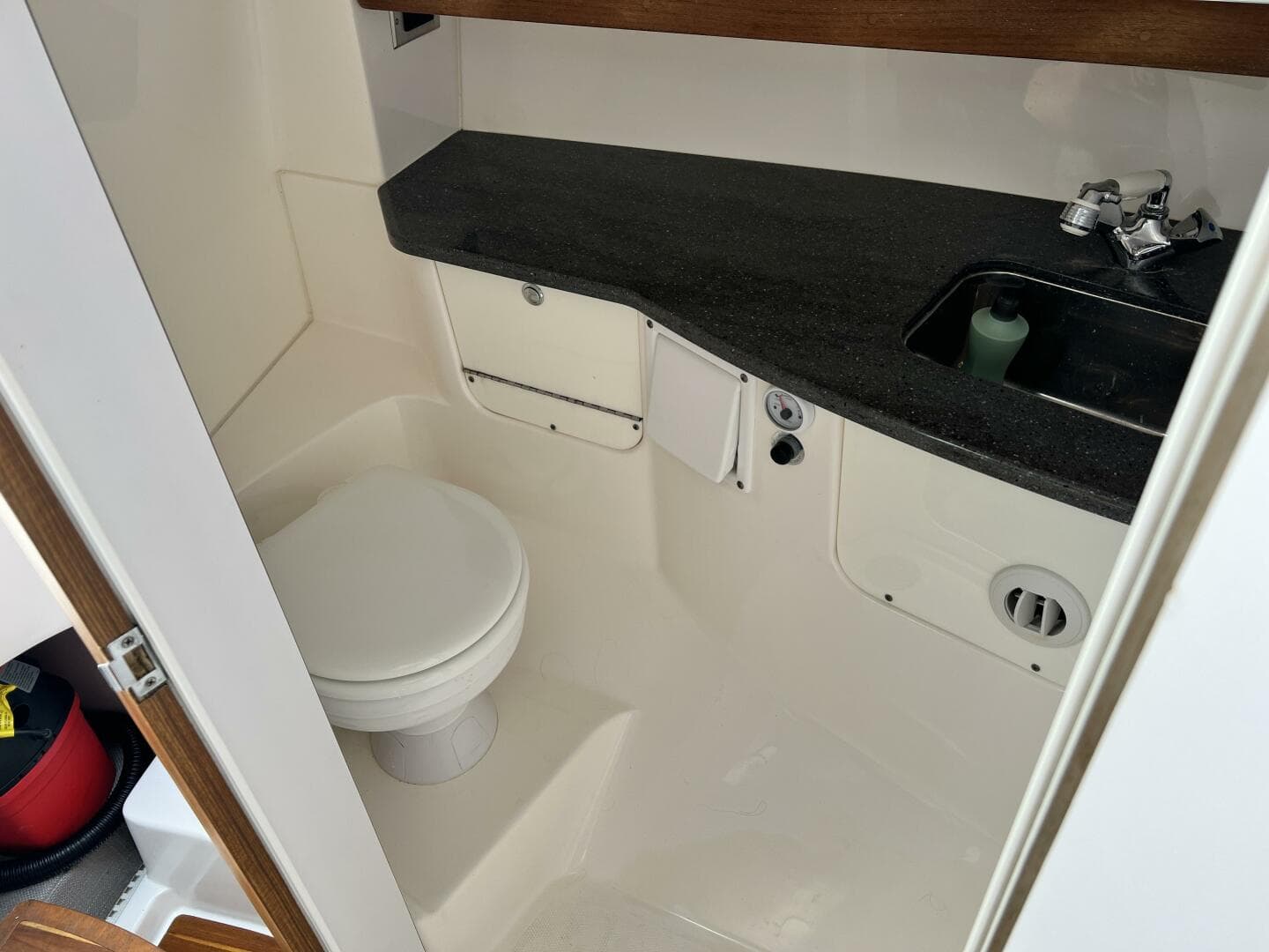 2012 Everglades 350 LX — photo 70