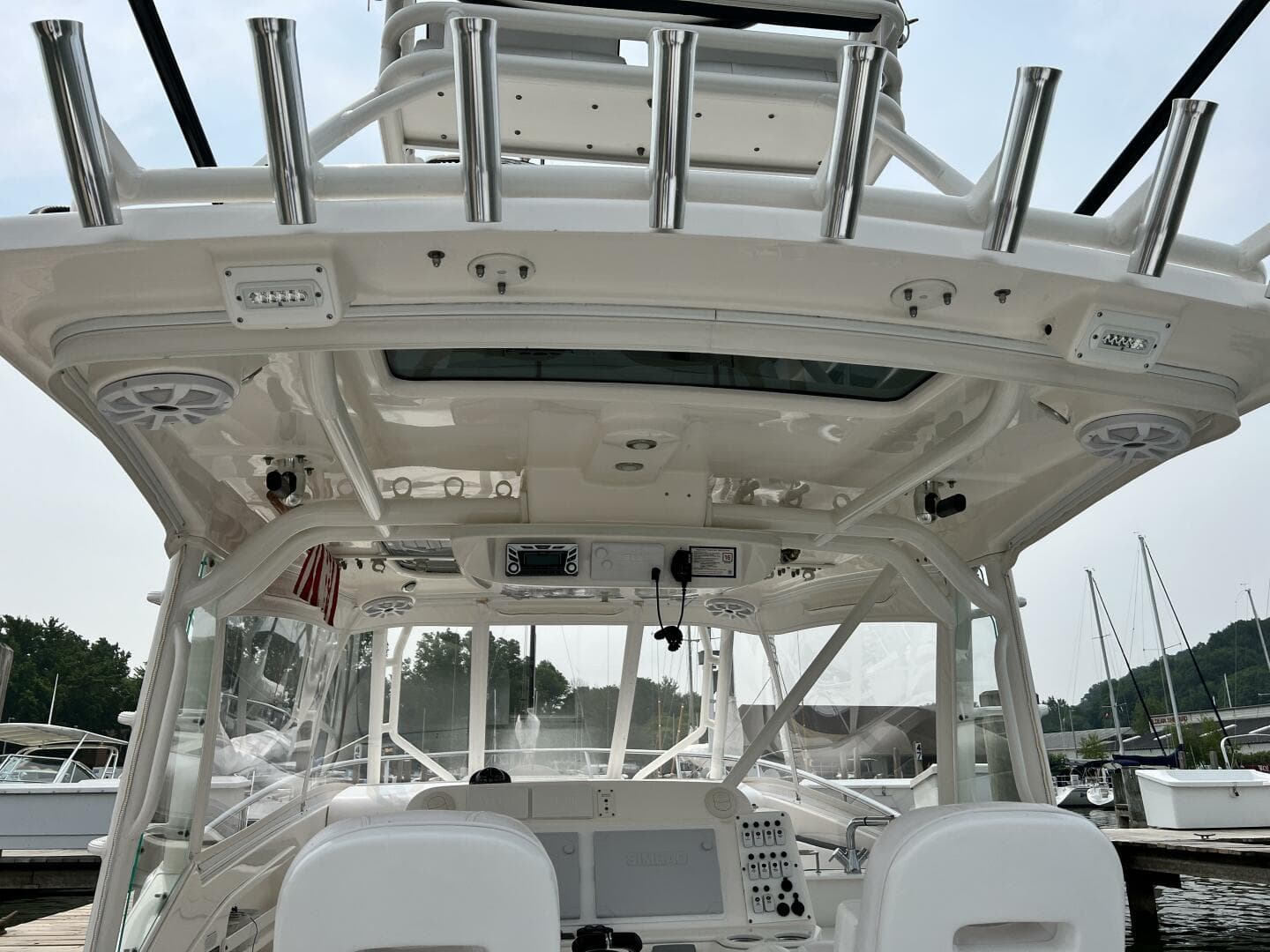 2012 Everglades 350 LX — photo 25