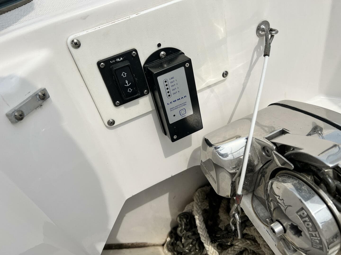 2012 Everglades 350 LX — photo 75