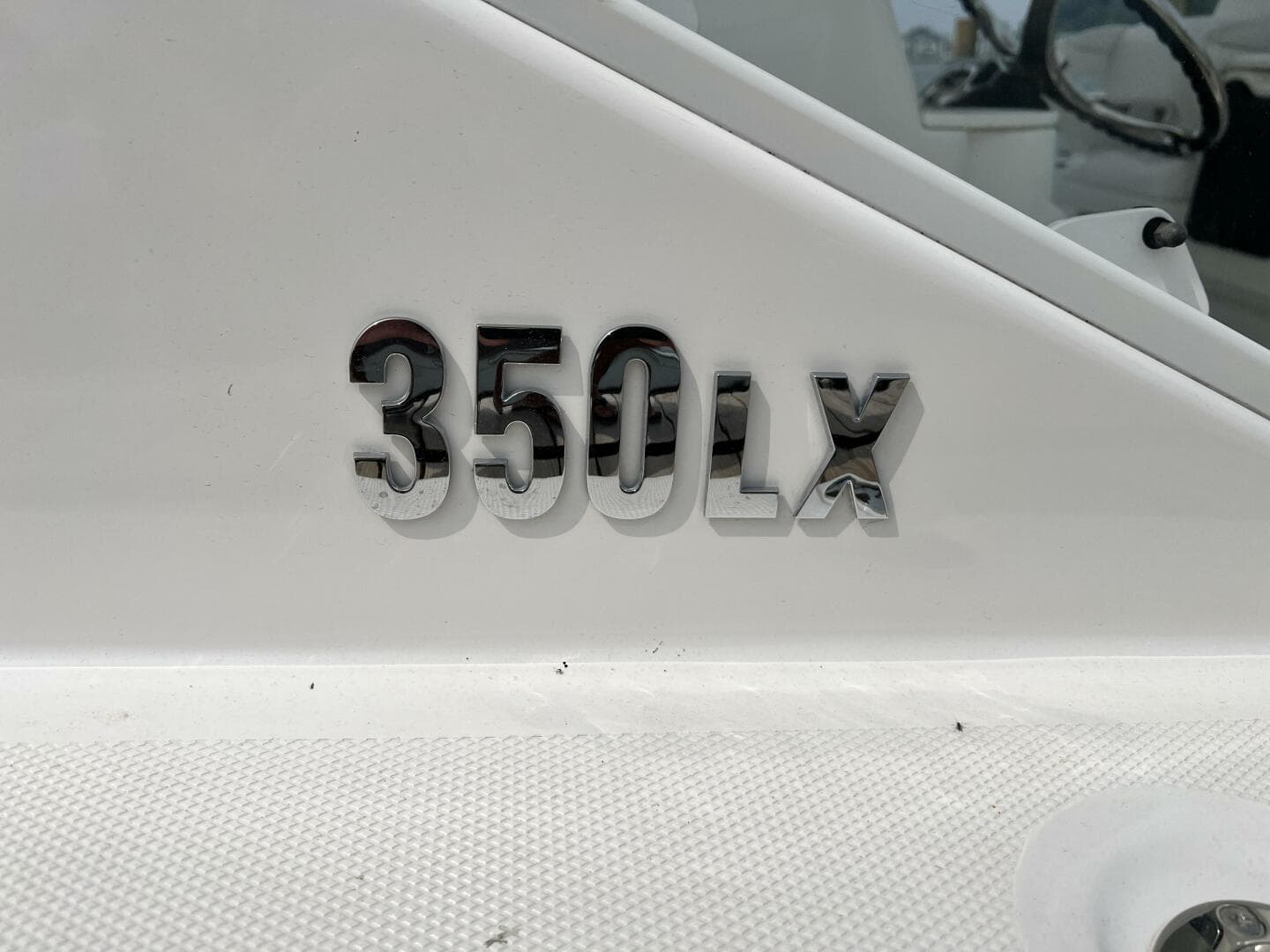 2012 Everglades 350 LX — photo 28