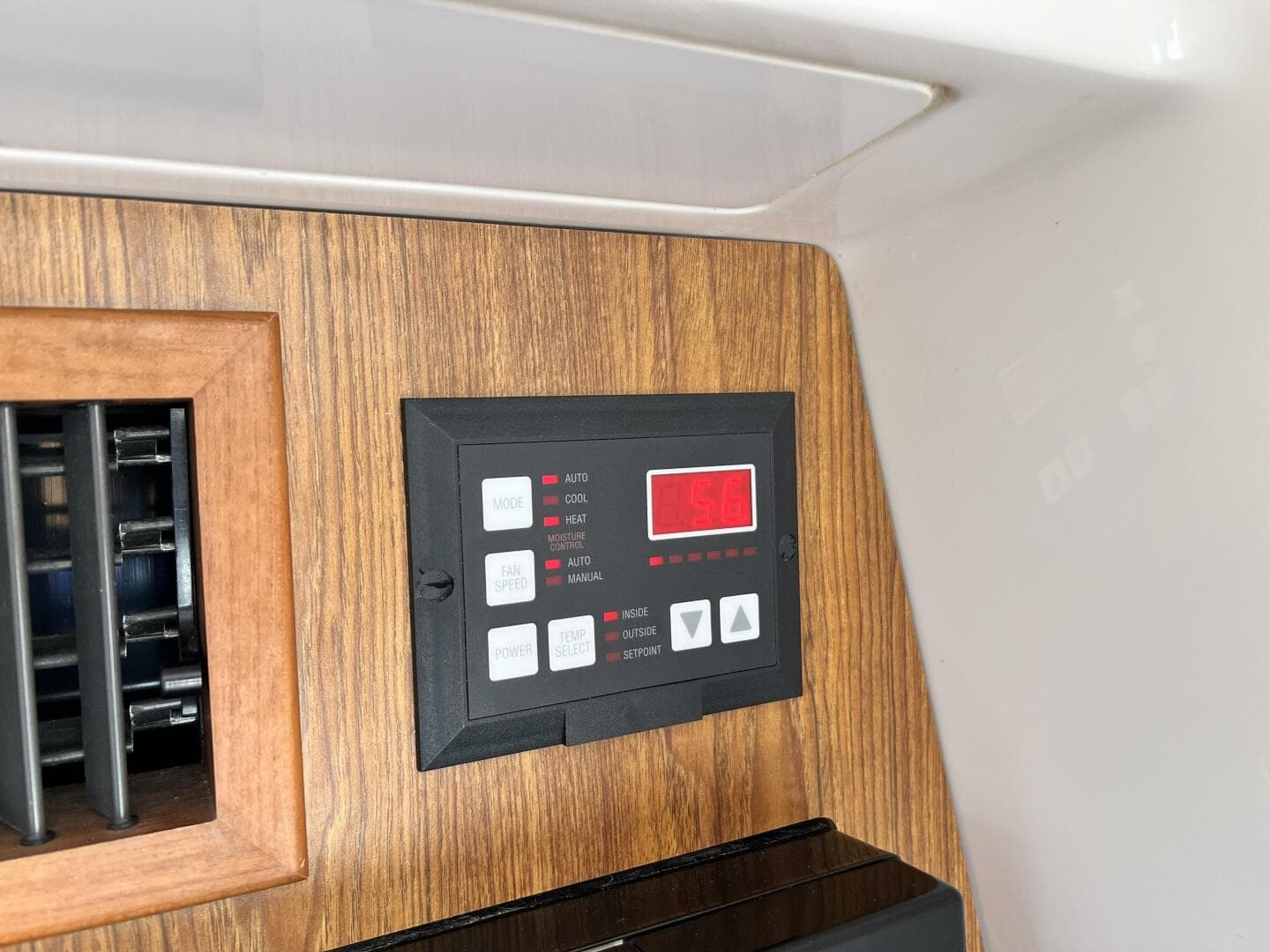 2012 Everglades 350 LX — photo 61