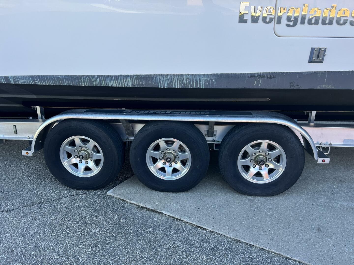 2012 Everglades 350 LX — photo 77