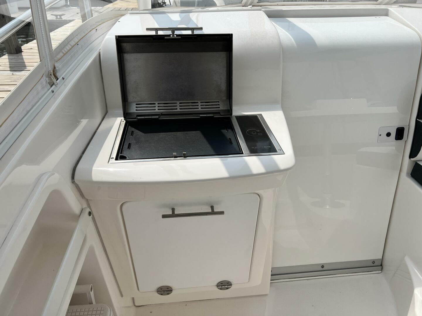 2012 Everglades 350 LX — photo 49